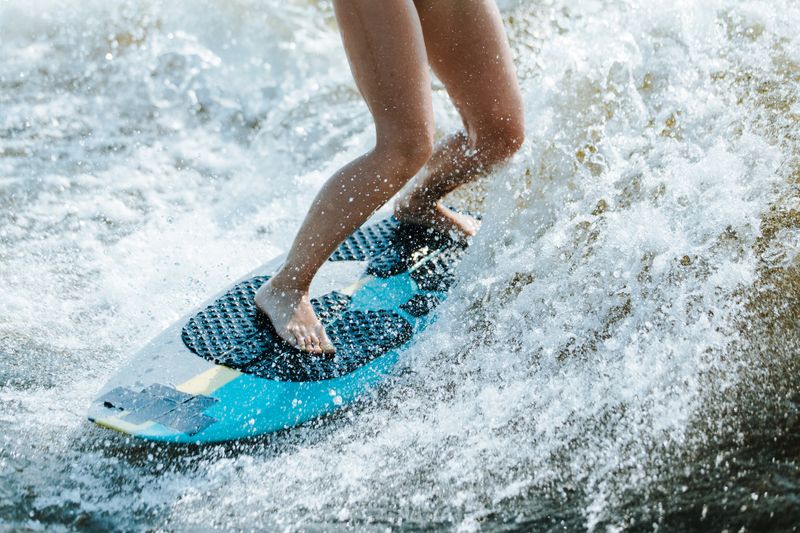 Surf en piscina de olas flowrider siampark